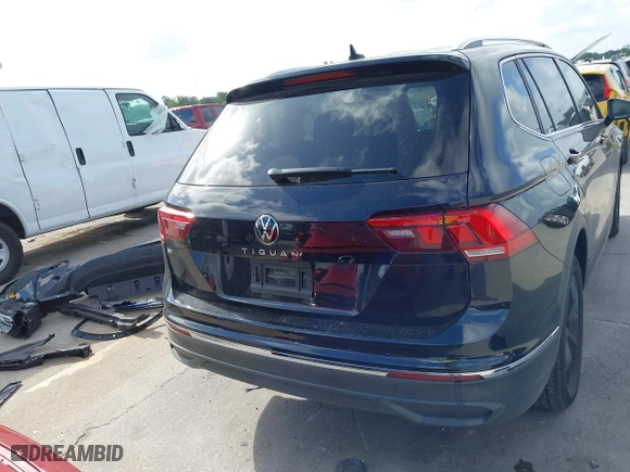 2023 Volkswagen Tiguan SE with VIN 3VV3B7AX9PM062632, listed as a IAAI auction lot 41943020 with 40,995 mi miles. Bid and sale history available at carsss.com. Image 17.