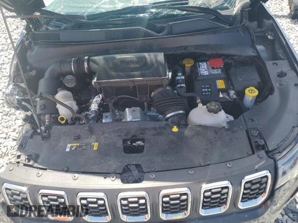 2024 Jeep Compass Latitude z VIN 3C4NJDBNXRT133089, wystawiony jako Copart lot #56872625 z przebiegiem 25 282 mil mil oraz Nie do naprawy • Non repairable. Historia ofert i sprzedaży dostępna na DreamBid. Obrazek 12.