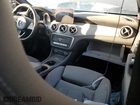 2017 Mercedes-Benz CLA 250 z VIN WDDSJ4EB4HN426351, wystawiony jako Copart lot #89305835 z przebiegiem Nie podano mil oraz Tytuł czysty. Historia ofert i sprzedaży dostępna na DreamBid. Obrazek 8.