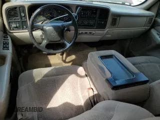 2001 Chevrolet Tahoe LS z VIN 1GNEC13T21J188189, wystawiony jako Copart lot #54394105 z przebiegiem 383 066 mil mil oraz Szkoda całkowita • Salvage title. Historia ofert i sprzedaży dostępna na DreamBid. Obrazek 8.