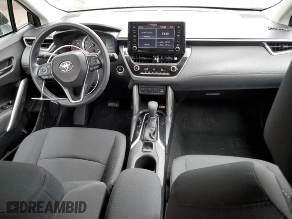 2022 Toyota Corolla Cross LE с VIN 7MUBAABG2NV037163, выставлен на аукционе Copart как лот 53653215 с пробегом 23 400 миль миль и Списание • Salvage title. История ставок и продаж доступна на DreamBid. Изображение 8.