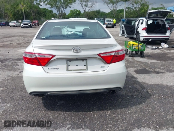 2015 Toyota Camry XLE with VIN 4T1BF1FK6FU081797, listed as a IAAI auction lot 41994718 with 68,899 mi miles. Bid and sale history available at carsss.com. Image 16.