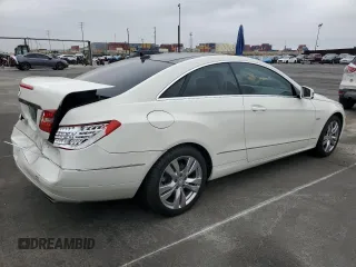 2012 Mercedes-Benz E 350 with VIN WDDKJ5KB2CF163578, listed as a Copart auction lot 60167435 with 89,224 mi miles and Salvage title. Bid and sale history available at DreamBid. Image 3.