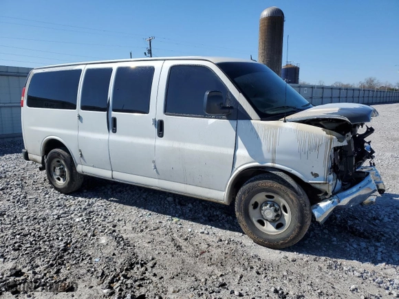 2011 Chevrolet Express Passenger 1LT with VIN 1GAWGRFG1B1101746, listed as a Copart auction lot 45645275 with 216,493 mi miles and Salvage Title. Bid and sale history available at carsss.com. Image 4.