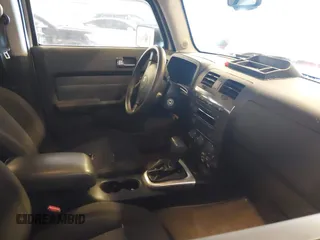 2008 Hummer H3 SUV with VIN 5GTEN13E488177368, listed as a IAAI auction lot 41424036 with 89,278 mi miles. Bid and sale history available at carsss.com. Image 5.