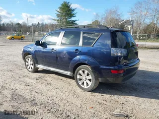 2011 Mitsubishi Outlander SE with VIN JA4AS3AW9BU017176, listed as a IAAI auction lot 41225424 with 188,497 mi miles. Bid and sale history available at carsss.com. Image 3.