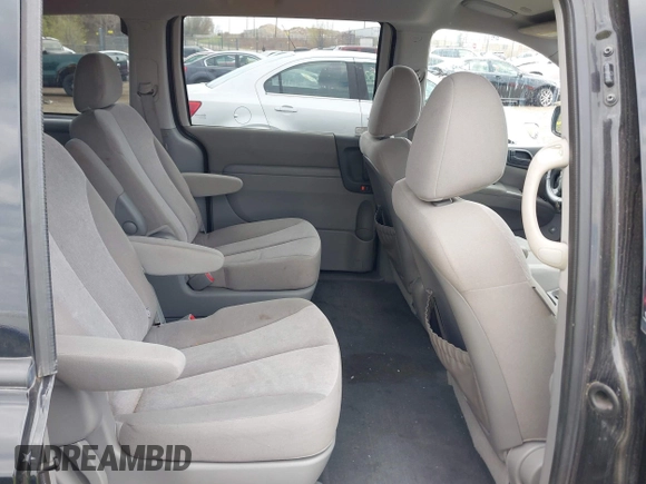 2011 Kia Sedona LX with VIN KNDMG4C7XB6368795, listed as a IAAI auction lot 42095251 with 146,813 mi miles. Bid and sale history available at carsss.com. Image 8.