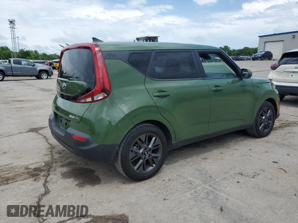2020 Kia Soul EX with VIN KNDJ33AU8L7044323, listed as a Copart auction lot 55261965 with 62,403 mi miles and Clean Title. Bid and sale history available at carsss.com. Image 3.