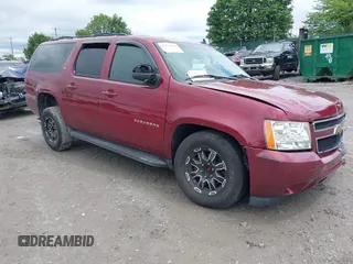 2010 Chevrolet Suburban LT z VIN 1GNUKJE31AR129860, wystawiony jako IAAI lot #42376828 z przebiegiem Nie podano mil oraz . Historia ofert i sprzedaży dostępna na DreamBid. Obrazek 1.