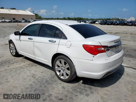 2013 Chrysler 200 LX z VIN 1C3CCBAB6DN763329, wystawiony jako Copart lot #58953035 z przebiegiem 162 879 mil mil oraz Szkoda całkowita • Salvage title. Historia ofert i sprzedaży dostępna na DreamBid. Obrazek 2.