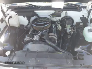 1994 GMC Sierra 1500 z VIN 1GTFC24KXRE522028, wystawiony jako IAAI lot #42463380 z przebiegiem 153 411 mil mil oraz . Historia ofert i sprzedaży dostępna na DreamBid. Obrazek 10.