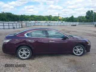 2014 Nissan Maxima SV z VIN 1N4AA5AP5EC474628, wystawiony jako IAAI lot #42374824 z przebiegiem 111 447 mil mil oraz . Historia ofert i sprzedaży dostępna na DreamBid. Obrazek 13.