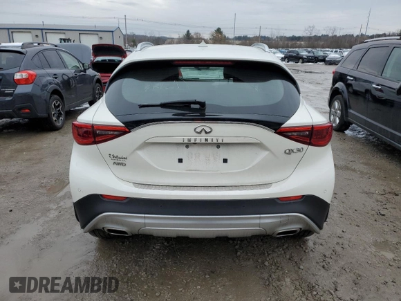 2018 Infiniti QX30 Premium with VIN SJKCH5CR0JA054730, listed as a Copart auction lot 40998554 with 33,126 mi miles. Bid and sale history available at carsss.com. Image 6.