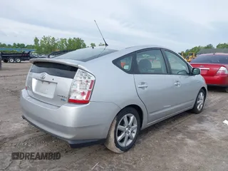 2007 Toyota Prius z VIN JTDKB20U173284944, wystawiony jako IAAI lot #42343170 z przebiegiem 172 776 mil mil oraz . Historia ofert i sprzedaży dostępna na DreamBid. Obrazek 4.