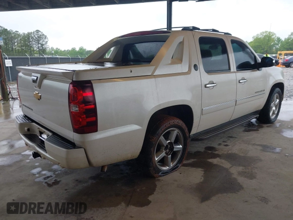 2013 Chevrolet Avalanche LTZ with VIN 3GNMCGE03DG296330, listed as a IAAI auction lot 41985209 with 265,798 mi miles and . Bid and sale history available at DreamBid. Image 4.