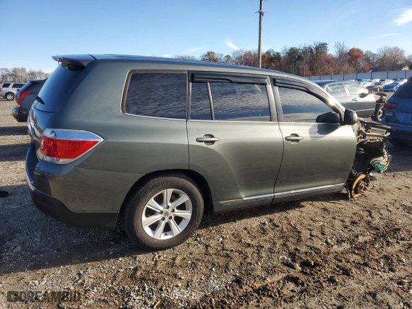 2013 Toyota Highlander with VIN 5TDZA3EH3DS041469, listed as a Copart auction lot 82552414 with 123,780 mi miles and Salvage Title. Bid and sale history available at carsss.com. Image 3.