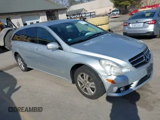 2009 Mercedes-Benz R-Class 3.5L with VIN 4JGCB65E19A098277, listed as a IAAI auction lot 41866337 with 148,573 mi miles. Bid and sale history available at carsss.com. Image 1.