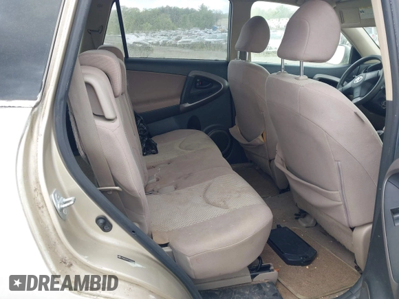 2007 Toyota RAV4 with VIN JTMZD33V276030709, listed as a IAAI auction lot 42101229 with 254,952 mi miles. Bid and sale history available at carsss.com. Image 8.