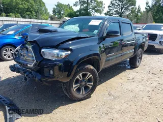 2017 Toyota Tacoma SR5 z VIN 5TFAZ5CNXHX048879, wystawiony jako IAAI lot #42157227 z przebiegiem 119 932 mil mil oraz . Historia ofert i sprzedaży dostępna na DreamBid. Obrazek 17.