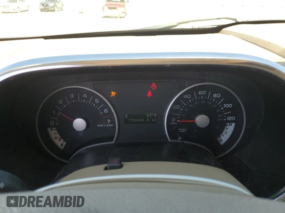 2007 Ford Explorer XLT z VIN 1FMEU73E47UB62075, wystawiony jako Copart lot #61395685 z przebiegiem 174 664 mil mil oraz Szkoda całkowita • Salvage title. Historia ofert i sprzedaży dostępna na DreamBid. Obrazek 9.