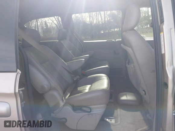2003 Chrysler Town & Country LXi with VIN 2C8GP54L93R372831, listed as a IAAI auction lot 42132738 with 88,442 mi miles. Bid and sale history available at carsss.com. Image 8.