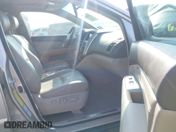2007 Lexus RX 350 with VIN 2T2HK31U17C015084, listed as a IAAI auction lot 41800829 with 120,282 mi miles. Bid and sale history available at carsss.com. Image 5.