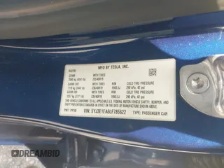 2020 Tesla Model 3 Standard Range Plus z VIN 5YJ3E1EA6LF785622, wystawiony jako IAAI lot #42080180 z przebiegiem 34 133 mil mil oraz . Historia ofert i sprzedaży dostępna na DreamBid. Obrazek 9.