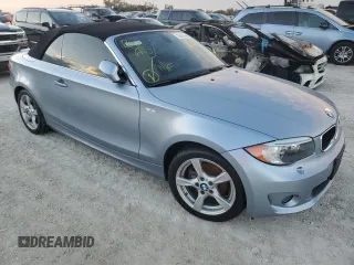 2013 BMW 1 Series 128i z VIN WBAUN1C54DVR01247, wystawiony jako Copart lot #79449164 z przebiegiem Nie podano mil oraz Szkoda całkowita • Salvage title. Historia ofert i sprzedaży dostępna na DreamBid. Obrazek 4.