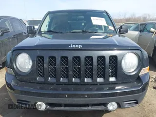 2011 Jeep Patriot Latitude z VIN 1J4NT1GB1BD171145, wystawiony jako IAAI lot #41867762 z przebiegiem 155 296 mil mil oraz . Historia ofert i sprzedaży dostępna na DreamBid. Obrazek 12.