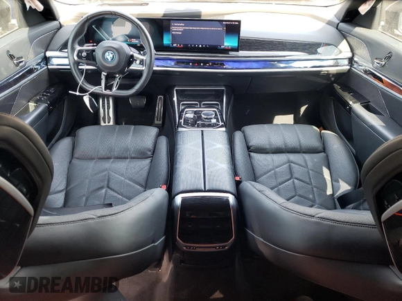 2024 BMW i7 eDrive50 z VIN WBY43EJ06RCP21065, wystawiony jako Copart lot #72276944 z przebiegiem 21 066 mil mil oraz Szkoda całkowita • Salvage title. Historia ofert i sprzedaży dostępna na DreamBid. Obrazek 8.