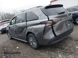 2024 Toyota Sienna XLE with VIN 5TDJSKFC8RS134633, listed as a IAAI auction lot 41498598 with 9,689 mi miles and . Bid and sale history available at DreamBid. Image 3.