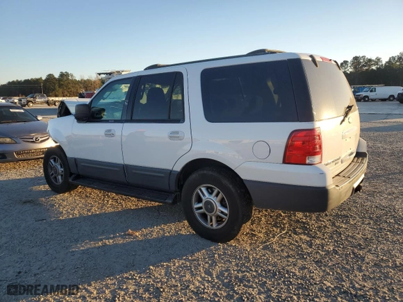 2003 Ford Expedition Special Service with VIN 1FMRU15W03LB54236, listed as a Copart auction lot 84053664 with 252,582 mi miles and Salvage Title. Bid and sale history available at carsss.com. Image 2.