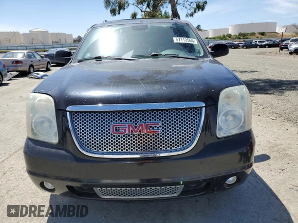 2011 GMC Yukon XL Denali z VIN 1GKS2MEF9BR321013, wystawiony jako Copart lot #57113565 z przebiegiem 178 497 mil mil oraz Tytuł czysty. Historia ofert i sprzedaży dostępna na DreamBid. Obrazek 5.
