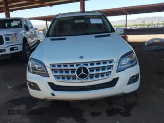 2011 Mercedes-Benz M 350 z VIN 4JGBB5GB8BA690192, wystawiony jako IAAI lot #42218122 z przebiegiem 171 472 mil mil oraz . Historia ofert i sprzedaży dostępna na DreamBid. Obrazek 12.
