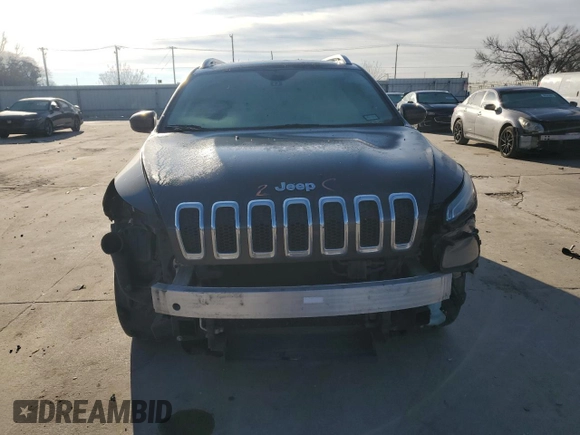 2014 Jeep Cherokee Altitude with VIN 1C4PJMCS6EW286795, listed as a Copart auction lot 88283055 with 111,363 mi miles and Salvage Title. Bid and sale history available at carsss.com. Image 5.