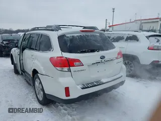 2010 Subaru Outback Premium All-Weather Anniversary z VIN 4S4BRCGC1A3333528, wystawiony jako IAAI lot #41269645 z przebiegiem 184 858 mil mil oraz . Historia ofert i sprzedaży dostępna na DreamBid. Obrazek 16.
