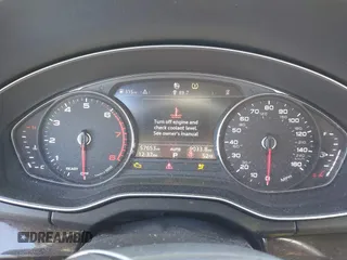 2019 Audi Q5 Premium with VIN WA1ANAFY1K2112607, listed as a IAAI auction lot 41482680 with 58,000 mi miles. Bid and sale history available at carsss.com. Image 7.