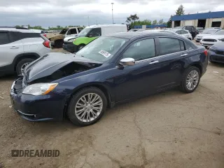 2013 Chrysler 200 Limited z VIN 1C3CCBCG4DN578365, wystawiony jako Copart lot #58569115 z przebiegiem 101 281 mil mil oraz Czysty tytuł • Clean title. Historia ofert i sprzedaży dostępna na DreamBid. Obrazek 1.