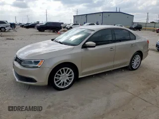 2014 Volkswagen Jetta SE with VIN 3VWD17AJ1EM249844, listed as a Copart auction lot 59893335 with 155,314 mi miles and Salvage title. Bid and sale history available at DreamBid. Image 1.