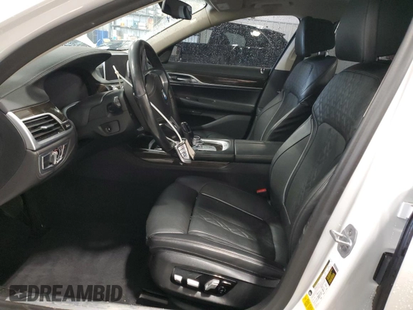 2020 BMW 7 Series 740i with VIN WBA7T2C09LCE11641, listed as a Copart auction lot 45896315 with 39,696 mi miles and Salvage Title. Bid and sale history available at carsss.com. Image 7.