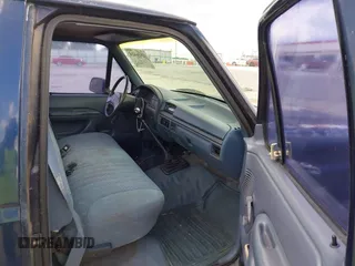 1993 Ford F-150 with VIN 1FTDF15Y1PNB24389, listed as a IAAI auction lot 42636424 with 271,789 mi miles and . Bid and sale history available at DreamBid. Image 5.
