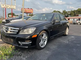 2012 Mercedes-Benz C 250 Sport z VIN WDDGF4HB7CR231400, wystawiony jako Copart lot #58000085 z przebiegiem 59 800 mil mil oraz Szkoda całkowita • Salvage title. Historia ofert i sprzedaży dostępna na DreamBid. Obrazek 2.