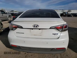 2017 Hyundai Sonata Hybrid Limited with VIN KMHE34L35HA070900, listed as a Copart auction lot 43931035 with 77,474 mi miles and Salvage Title. Bid and sale history available at carsss.com. Image 6.