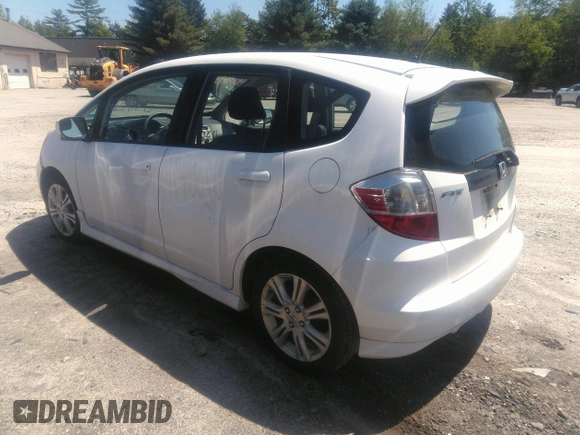 2011 Honda Fit Sport z VIN JHMGE8H51BC016707, wystawiony jako IAAI lot #42341893 z przebiegiem 326 759 mil mil oraz . Historia ofert i sprzedaży dostępna na DreamBid. Obrazek 3.