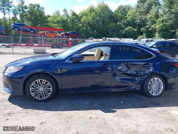 2015 Lexus ES 350 with VIN JTHBK1GGXF2204733, listed as a IAAI auction lot 40122645 with NaN miles. Bid and sale history available at carsss.com. Image 14.