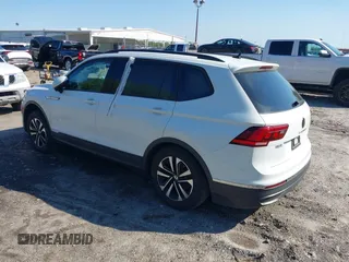 2022 Volkswagen Tiguan S with VIN 3VV0B7AX1NM099058, listed as a IAAI auction lot 41771674 with 49,789 mi miles. Bid and sale history available at carsss.com. Image 3.