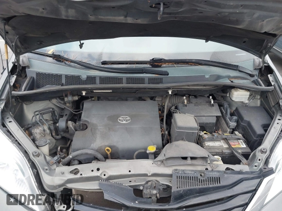 2012 Toyota Sienna LE AAS with VIN 5TDKK3DC5CS253020, listed as a IAAI auction lot 40900034 with 208,421 mi miles. Bid and sale history available at carsss.com. Image 10.