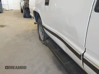 1999 Chevrolet Suburban with VIN 3GNFK16RXXG251900, listed as a IAAI auction lot 42207733 with 224,819 mi miles and . Bid and sale history available at DreamBid. Image 6.