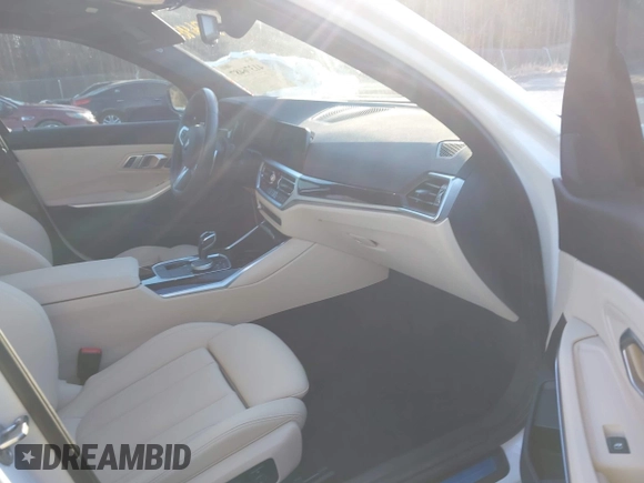 2020 BMW 3 Series 330i z VIN 3MW5R1J06L8B11272, wystawiony jako IAAI lot #41376487 z przebiegiem 28 683 mil mil oraz . Historia ofert i sprzedaży dostępna na DreamBid. Obrazek 5.