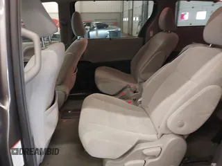 2018 Toyota Sienna LE Auto Access Seat with VIN 5TDKZ3DC4JS903738, listed as a IAAI auction lot 41688581 with 42,511 mi miles. Bid and sale history available at carsss.com. Image 8.